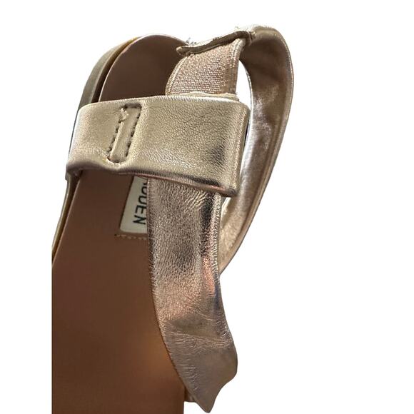 Steve Madden Dessie Flat Sandals Metallic Pink Silver Gladiator Womens Size 8 - Picture 2 of 5